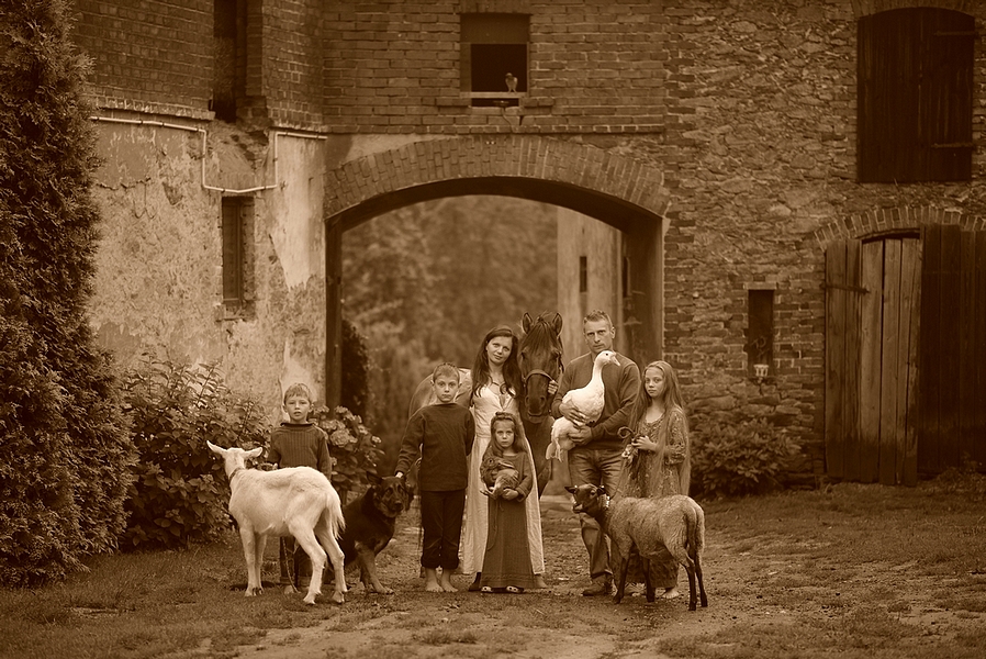 Pod gołębnikiem     ( otwiera cykl)